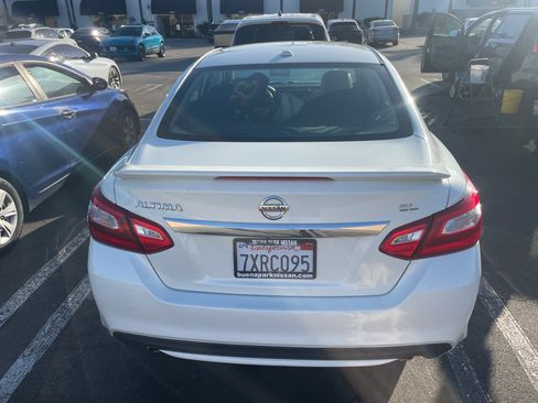 Used 2016 Nissan Altima 2.5 SL w/ 2.5 Technology Package image 5