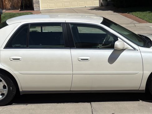 Used 2001 Cadillac De Ville DHS w/ Safety/Security Pkg FWD image 12