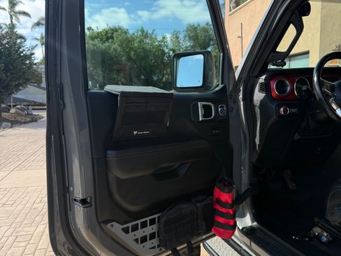 Used 2021 Jeep Gladiator Rubicon AWD/4WD image 25