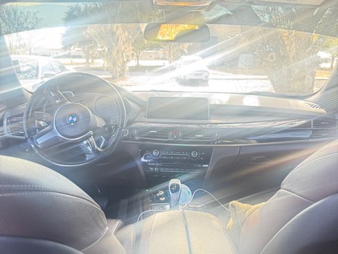 Used 2016 BMW X5 xDrive50i w/ M Sport image 2