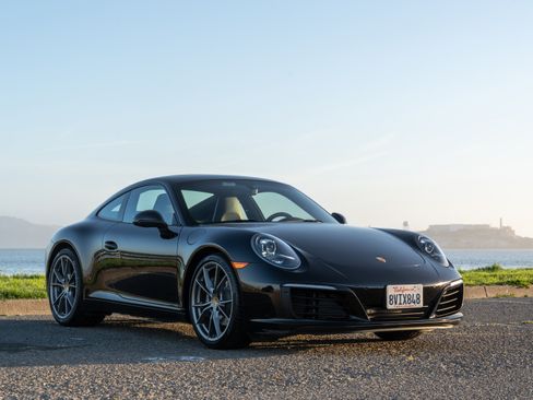 Used 2019 Porsche 911 Carrera image 1