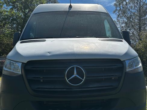 Used 2020 Mercedes-Benz Sprinter 2500 image 2