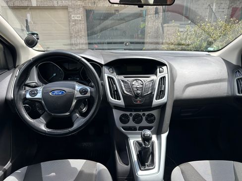 Used 2012 Ford Focus SE w/ SE Sport Pkg FWD image 12