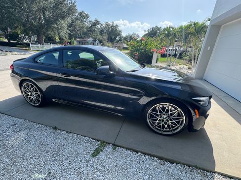 Used 2020 BMW M4 Coupe w/ Competition Package RWD image 4