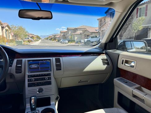 Used 2011 Ford Flex Limited FWD image 10