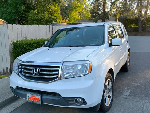 Used 2015 Honda Pilot EX image 2
