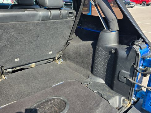 Used 2016 Jeep Wrangler Unlimited Rubicon image 19