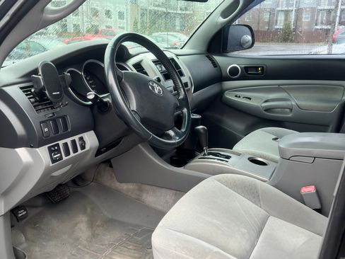 Used 2006 Toyota Tacoma PreRunner image 5