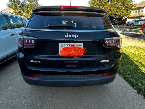 Used 2021 Jeep Compass Latitude w/ Sun and Sound Group image 2