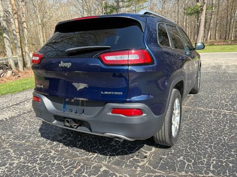 Used 2014 Jeep Cherokee Limited w/ Luxury Group AWD/4WD image 8