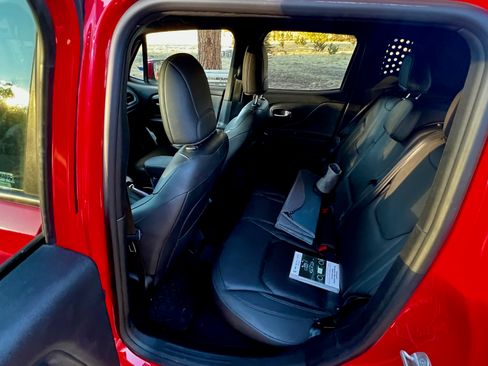 Used 2020 Jeep Renegade Altitude image 16