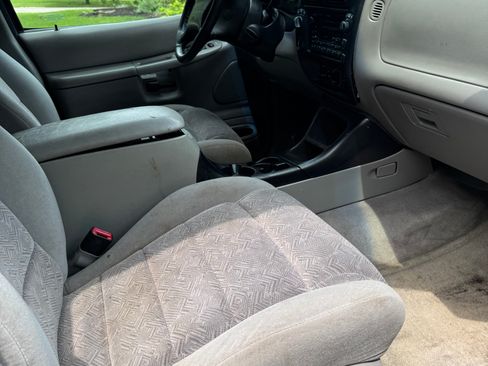 Used 1998 Ford Explorer 4WD 4-Door image 12