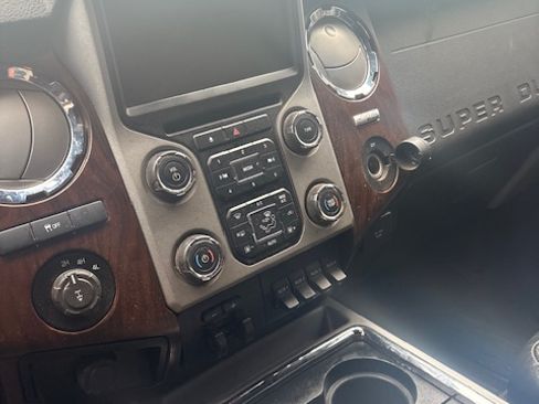 Used 2013 Ford F250 Lariat image 1