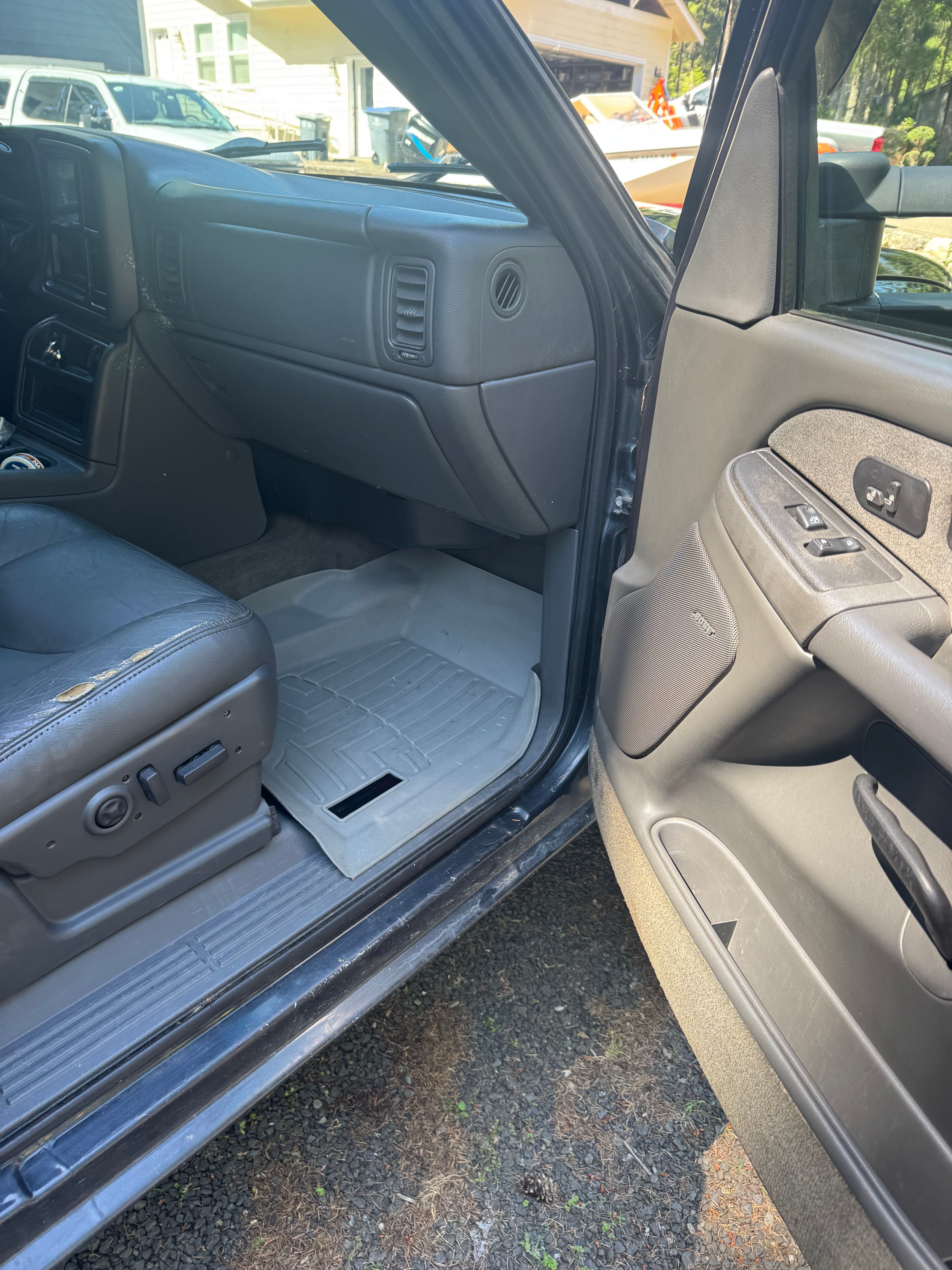 Used 2003 Chevrolet Silverado 2500 LT AWD/4WD image 8