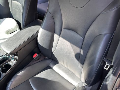 Used 2018 Toyota Prius Four Touring image 5