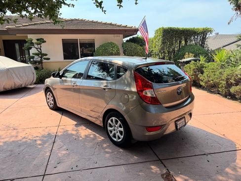 Used 2012 Hyundai Accent GS image 4