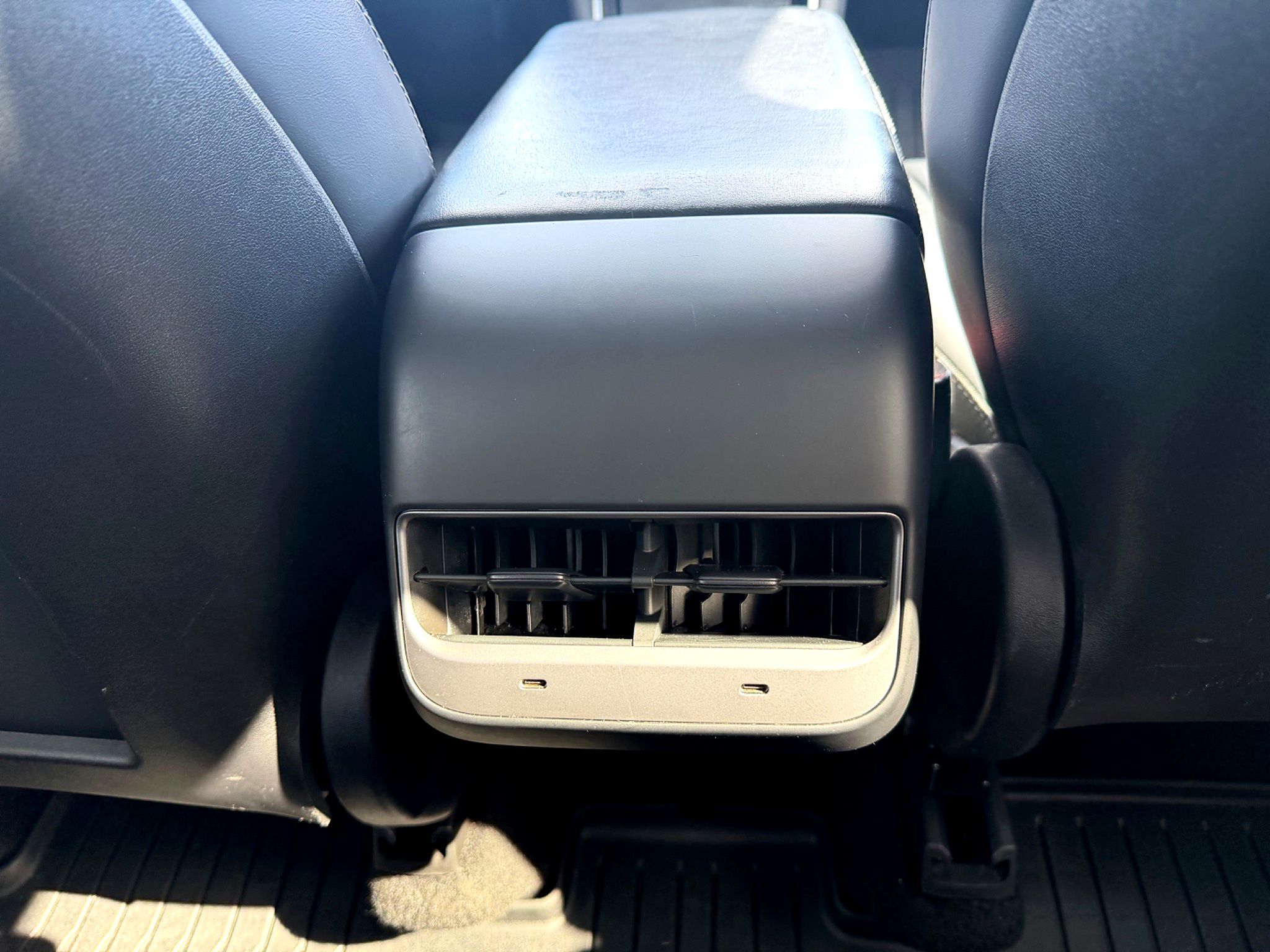 Used 2020 Tesla Model Y Long Range AWD/4WD image 16