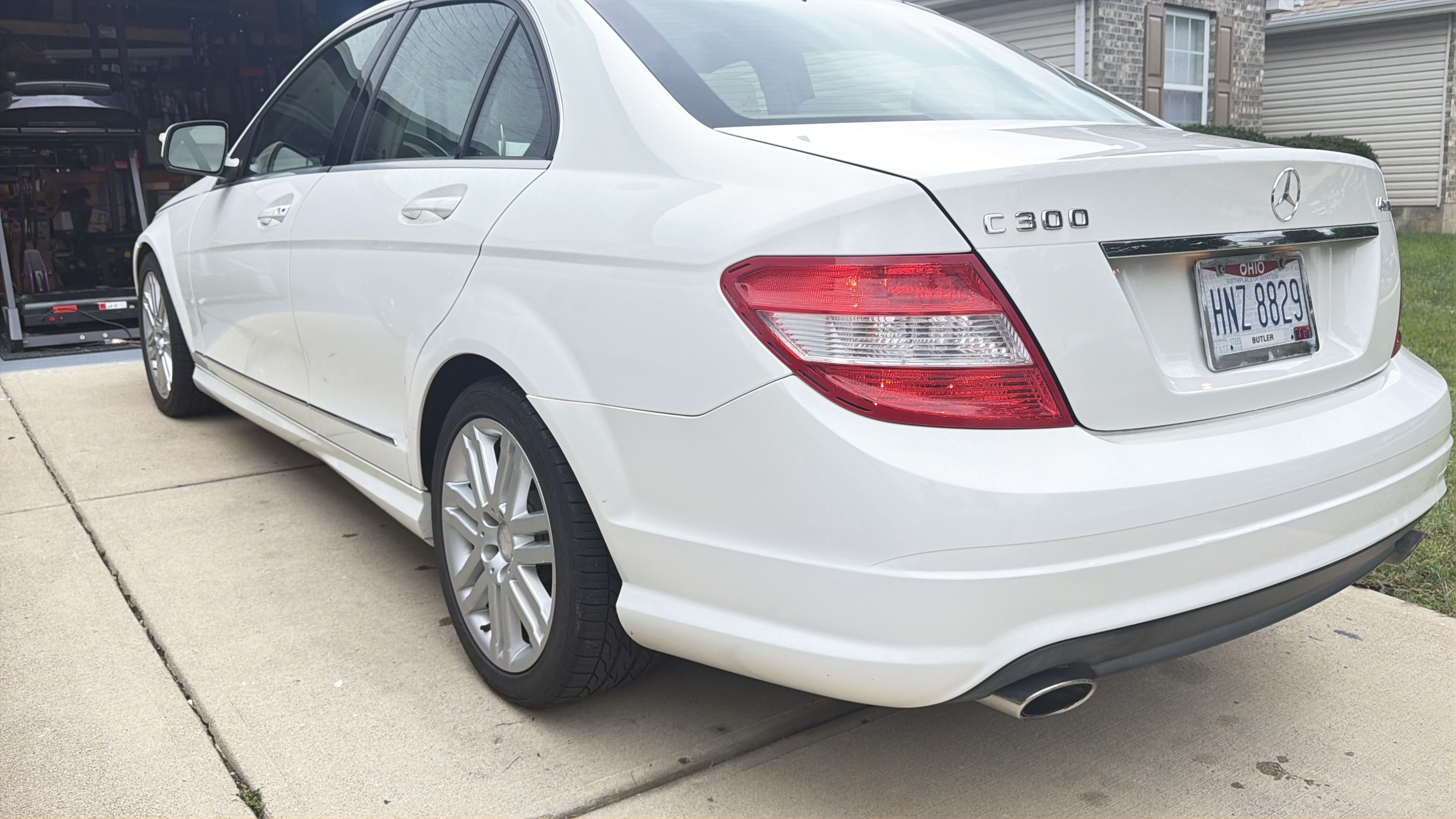 Used 2009 Mercedes-Benz C 300 4MATIC Sedan image 9