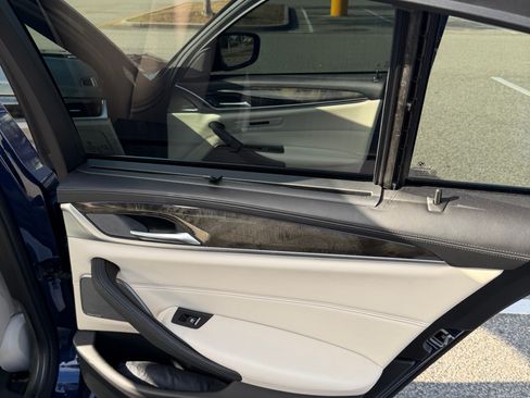 Used 2019 BMW 540i w/ M Sport Package image 14