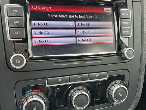 Used 2010 Volkswagen Jetta TDI Cup image 19