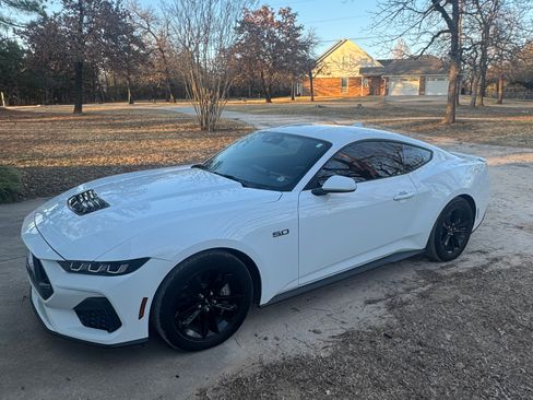 Used 2024 Ford Mustang GT image 1