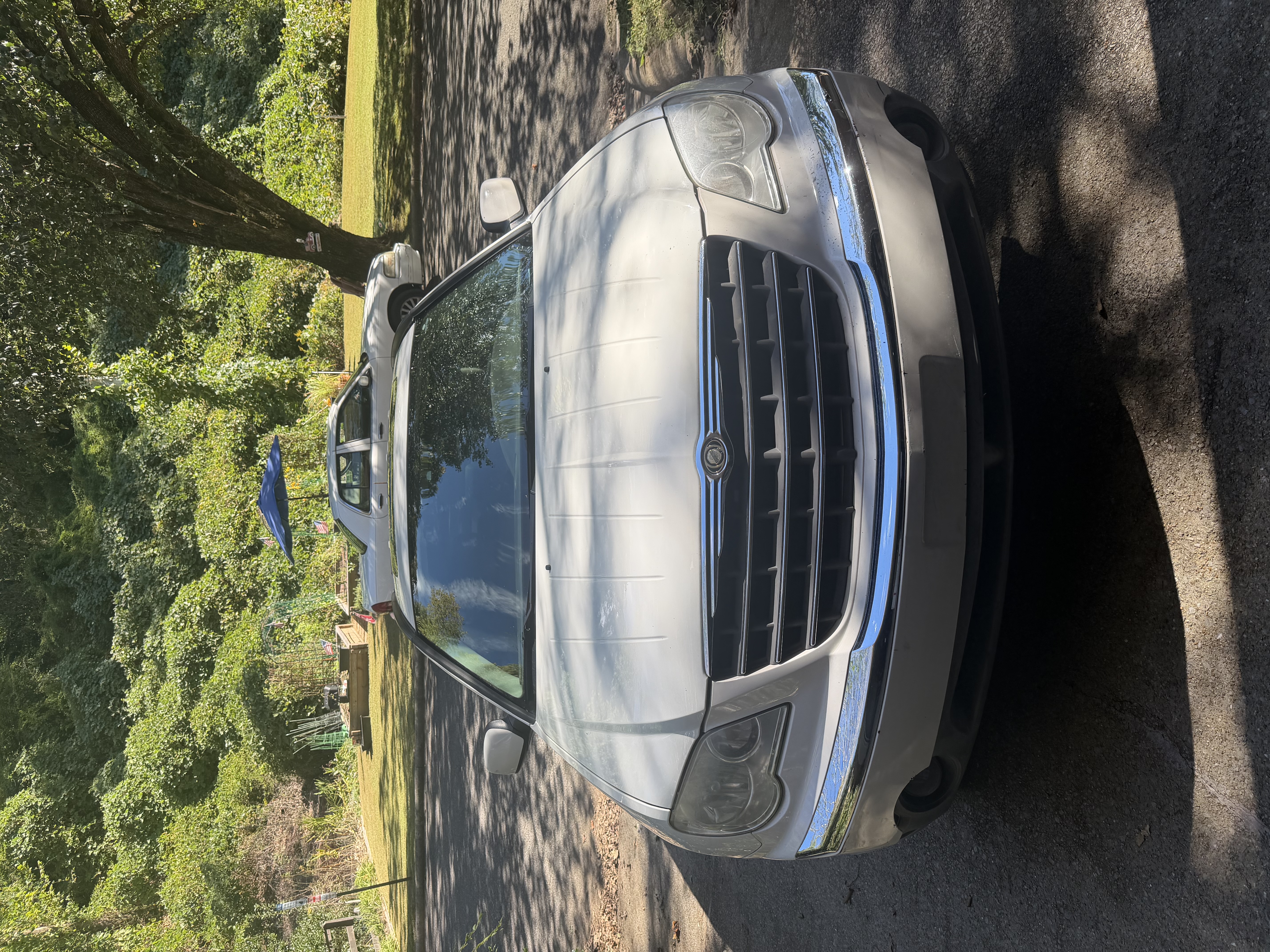 Used 2007 Chrysler Pacifica Touring FWD image 2
