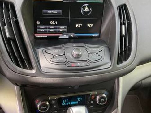 Used 2015 Ford Escape SE w/ Equipment Group 201A image 16