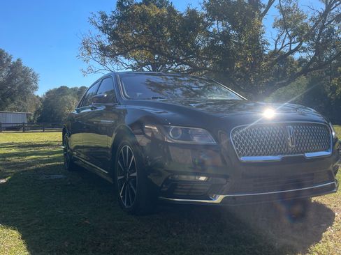 Used 2020 Lincoln Continental Reserve w/ Rear Seat Amenities Package image 2