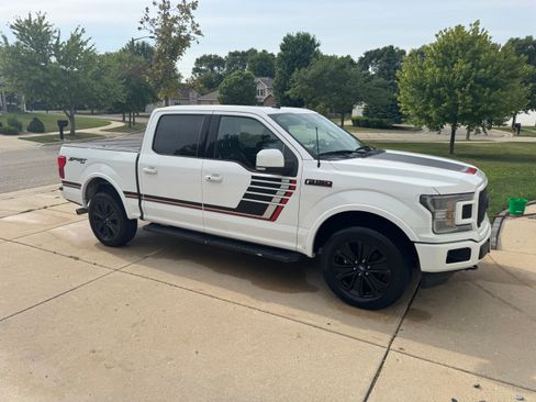 Used 2019 Ford F150 Lariat w/ Equipment Group 502A Luxury AWD/4WD image 12