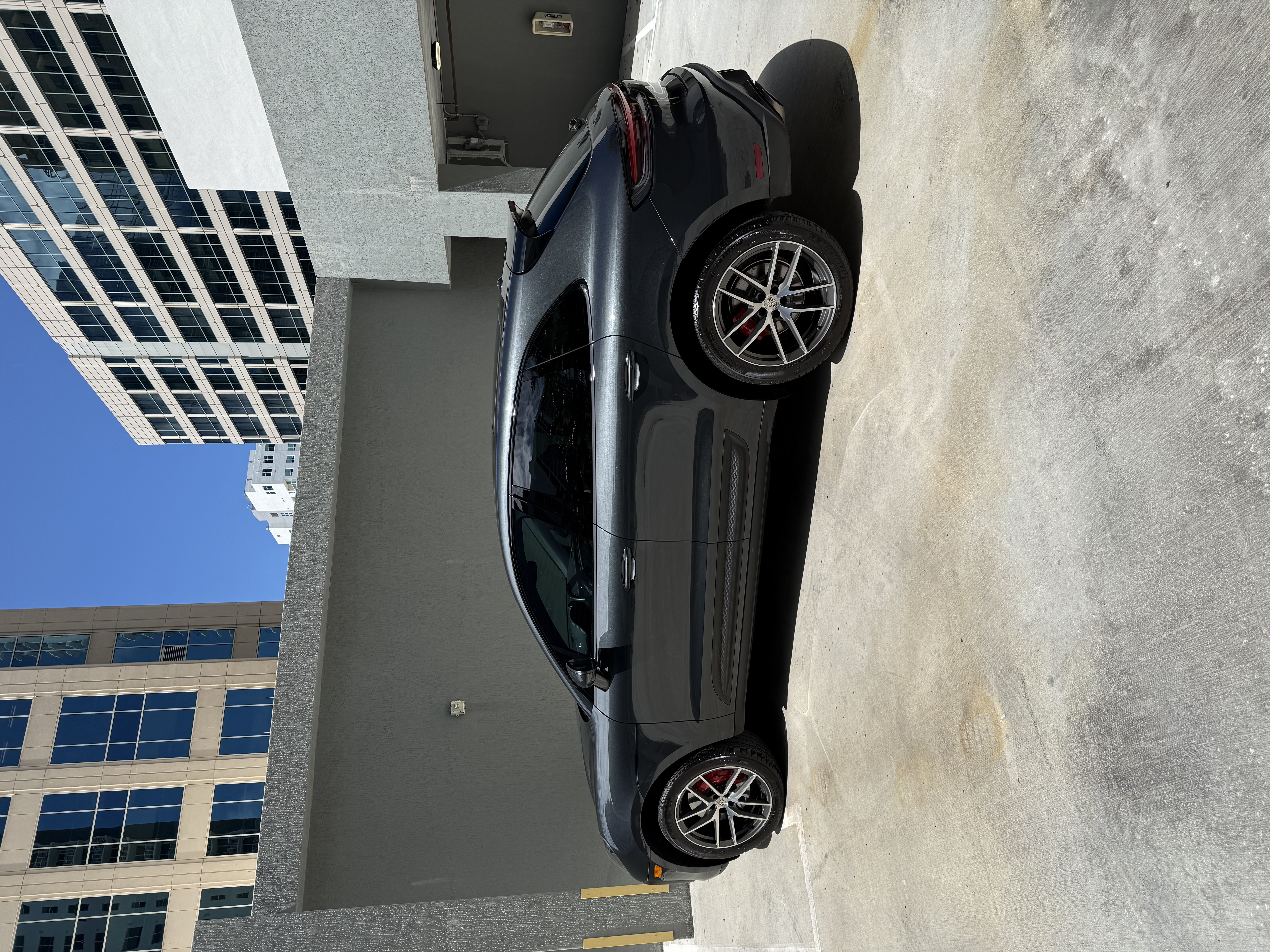 Used 2023 Porsche Macan S AWD/4WD image 1