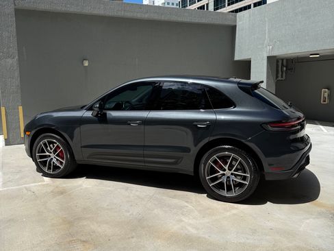 Used 2023 Porsche Macan S AWD/4WD image 1
