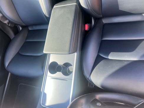 Used 2023 Tesla Model 3 Standard Range image 8