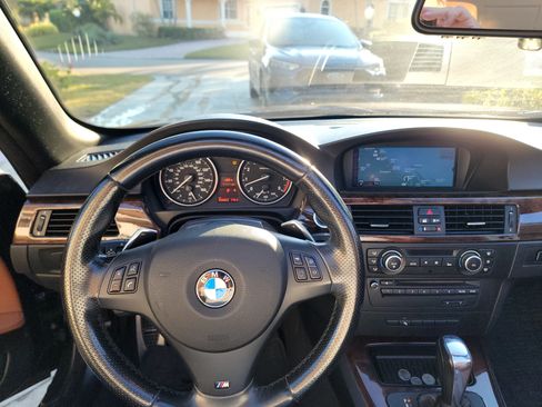 Used 2012 BMW 335i Convertible image 10