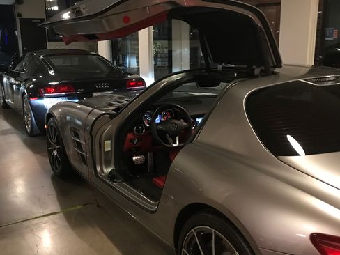 Used 2011 Mercedes-Benz SLS AMG Coupe image 17