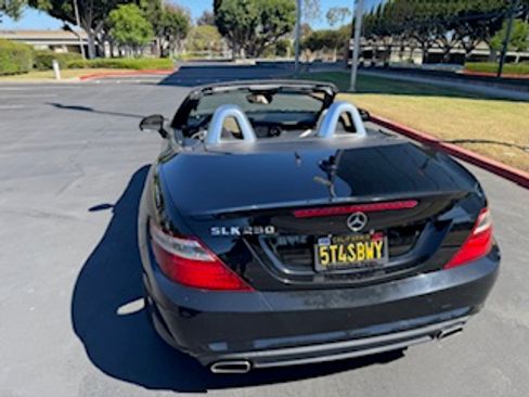 Used 2013 Mercedes-Benz SLK 250 image 11