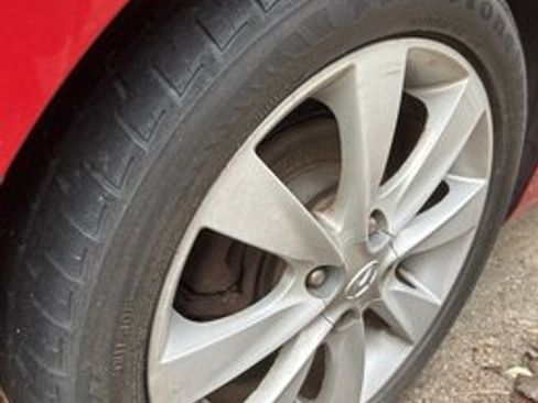 Used 2013 Hyundai Accent GLS w/ Premium Pkg image 9