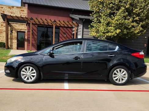 Used 2015 Kia Forte EX image 2