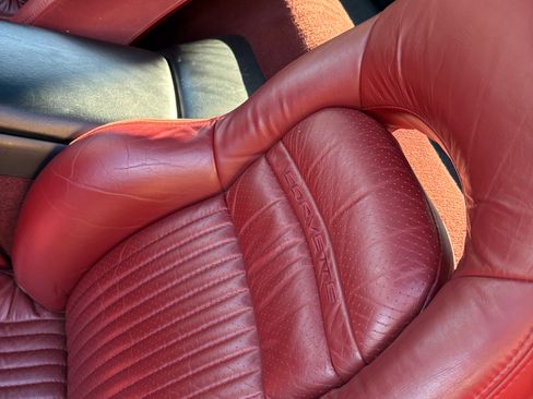 Used 1998 Chevrolet Corvette Coupe 2D w/ Roof Pkg image 6