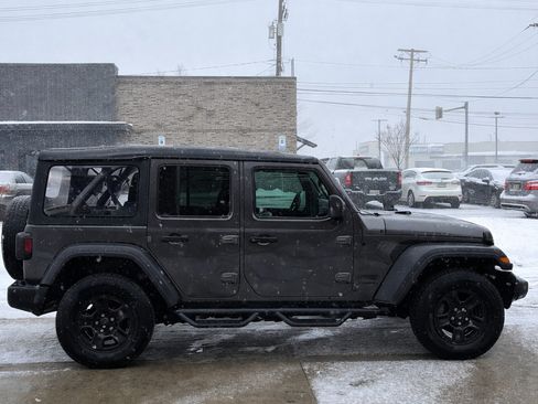 Used 2022 Jeep Wrangler Unlimited Sport image 6