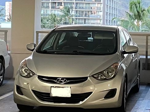 Used 2012 Hyundai Elantra GLS w/ Comfort Pkg 2 image 2