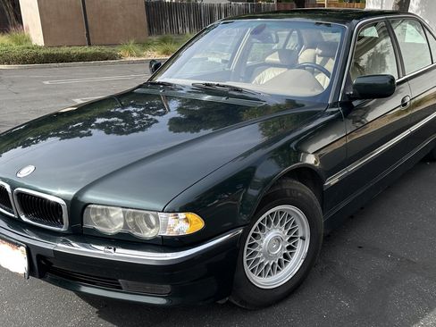 Used 2001 BMW 740iL image 1