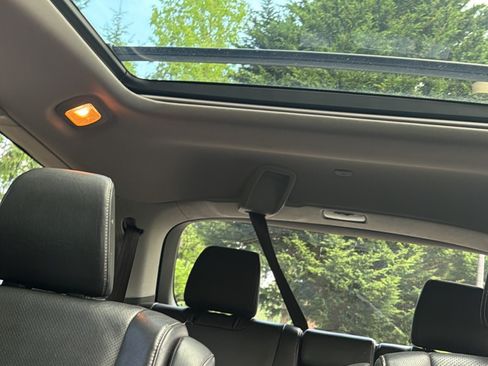 Used 2016 Honda Pilot Elite image 10