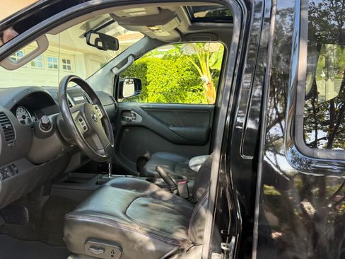 Used 2012 Nissan Frontier PRO-4X w/ Pro-4x Luxury Pkg AWD/4WD image 18