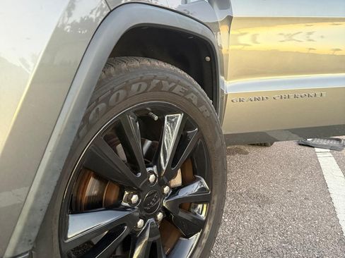 Used 2012 Jeep Grand Cherokee Altitude image 26