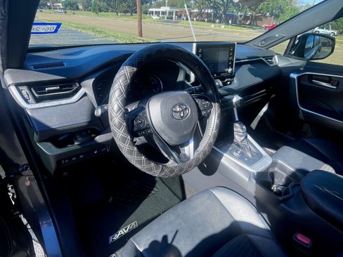 Used 2020 Toyota RAV4 XSE image 16