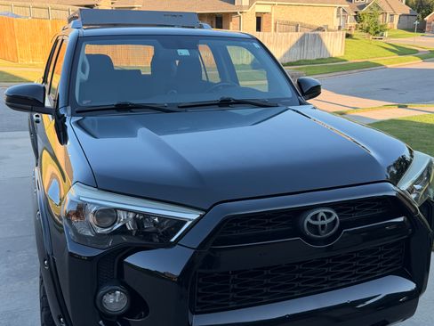 Used 2016 Toyota 4Runner Trail Premium AWD/4WD image 2