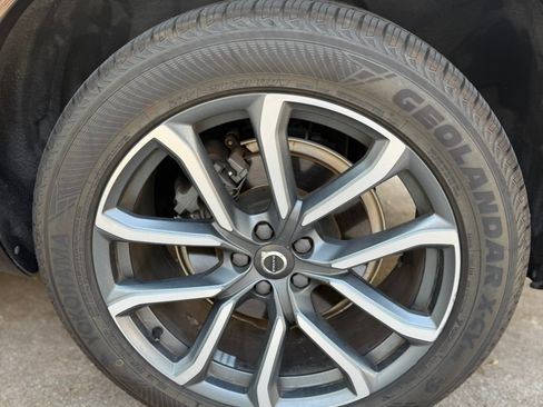 Used 2018 Volvo XC90 T6 Momentum w/ Convenience Package AWD/4WD image 8