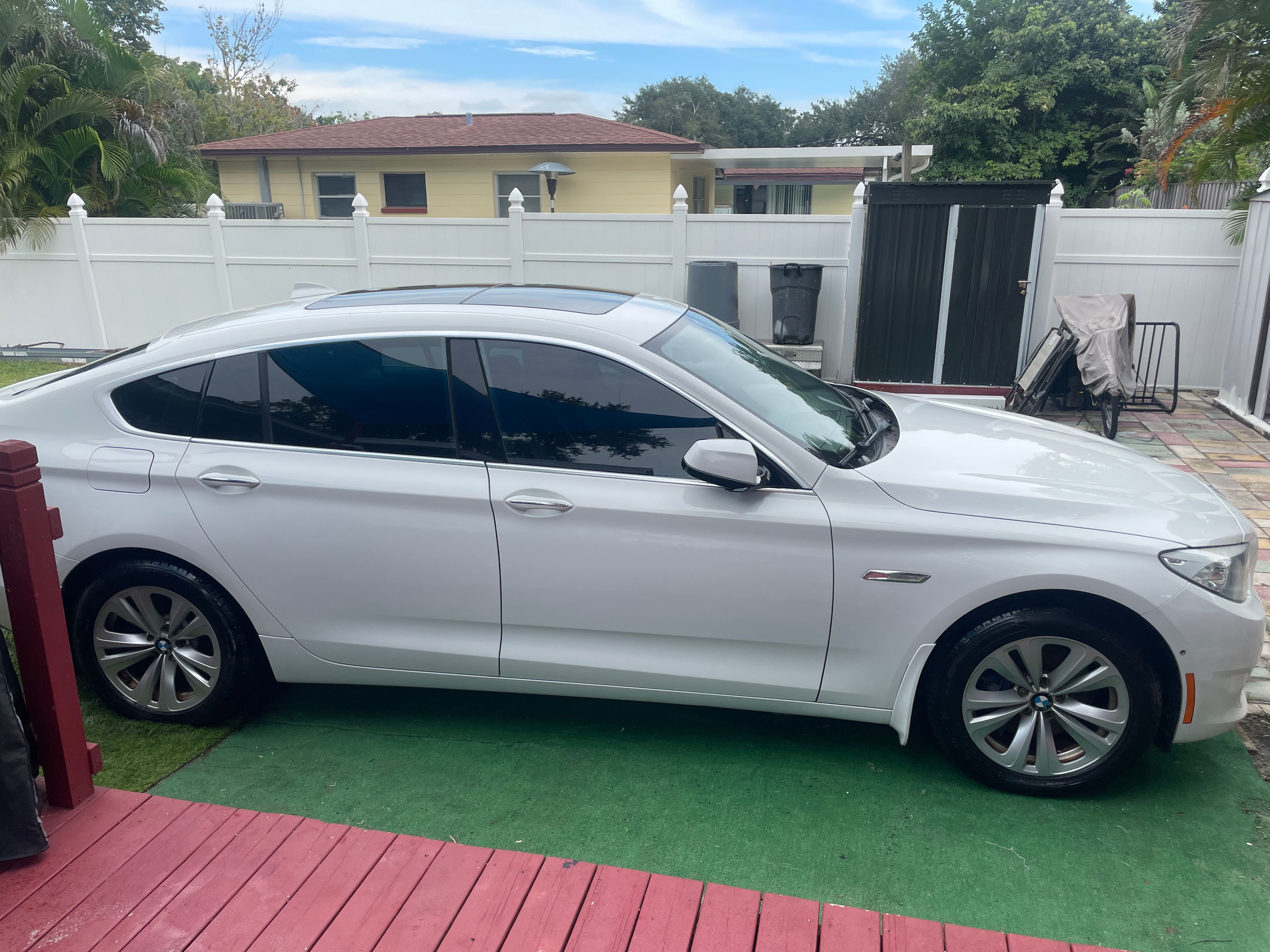 Used 2011 BMW 535i Gran Turismo RWD image 4