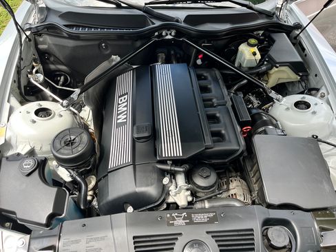 Used 2003 BMW Z4 2.5i RWD image 4