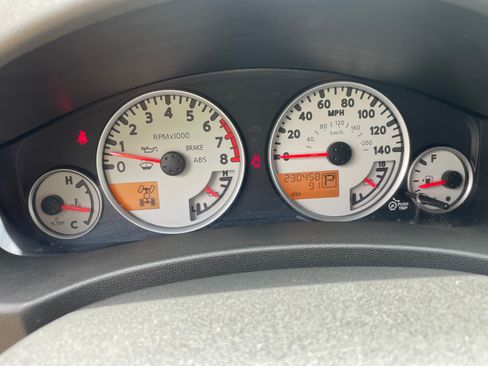 Used 2011 Nissan Frontier PRO-4X image 6